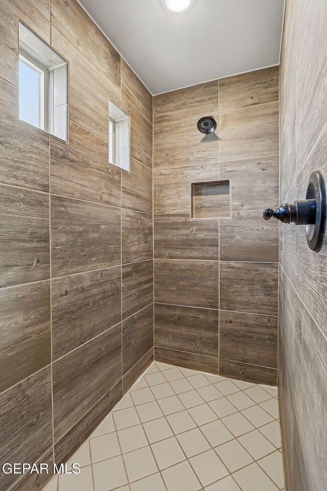 Building Photo - 1004 Wensley Pl