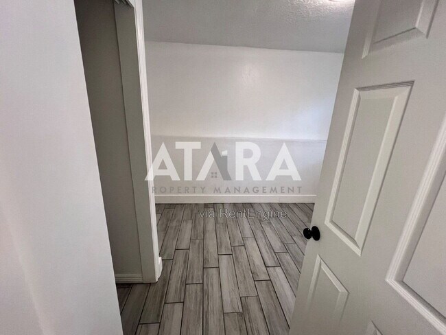 Building Photo - 3213 Rushton Ln
