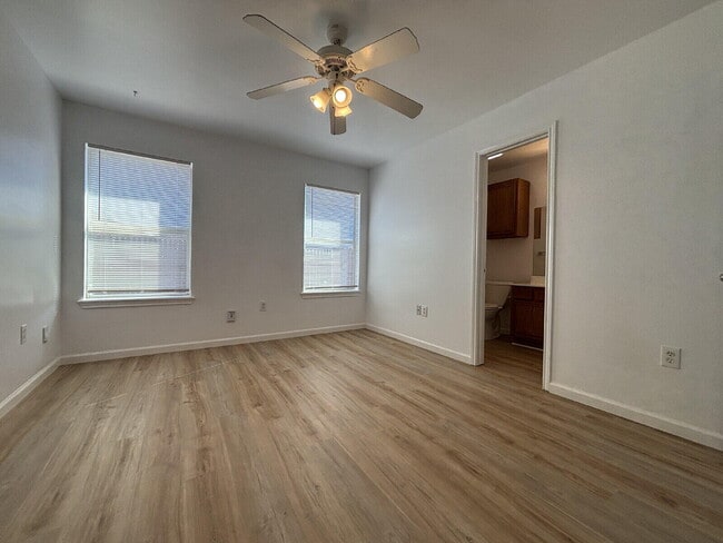 Building Photo - 708 N Englewood Ave