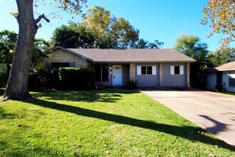 Building Photo - 2614 Little John Ln