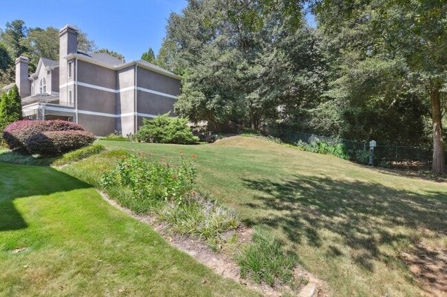 Building Photo - 19 Normandy Ct NE