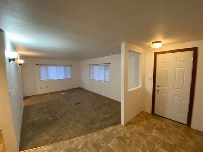 Building Photo - HOME ON HUDLOW (P#335)