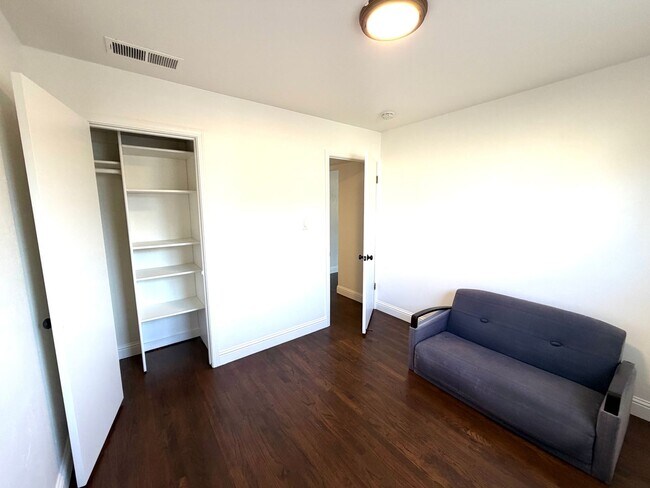 Building Photo - Charming 3-Bed, 1-Bath West Sacramento Home – Updated with Solar!