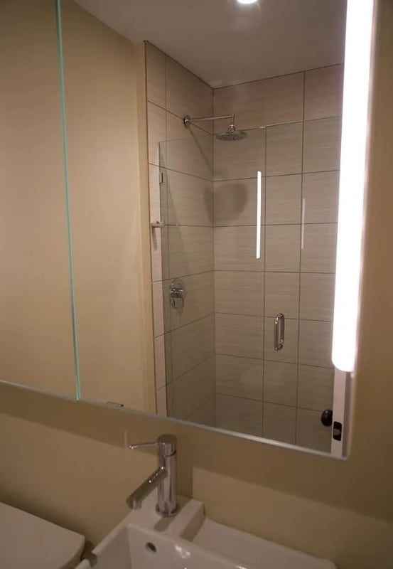 Building Photo - 1005 W 75th St