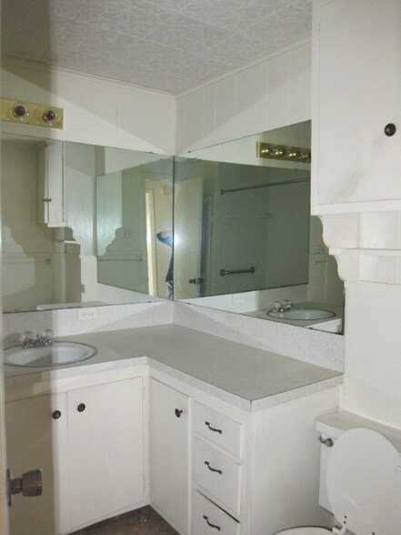 Building Photo - 3587 FM 2208