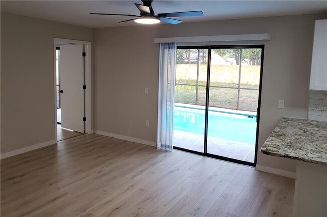 Building Photo - 4284 Everett Ave