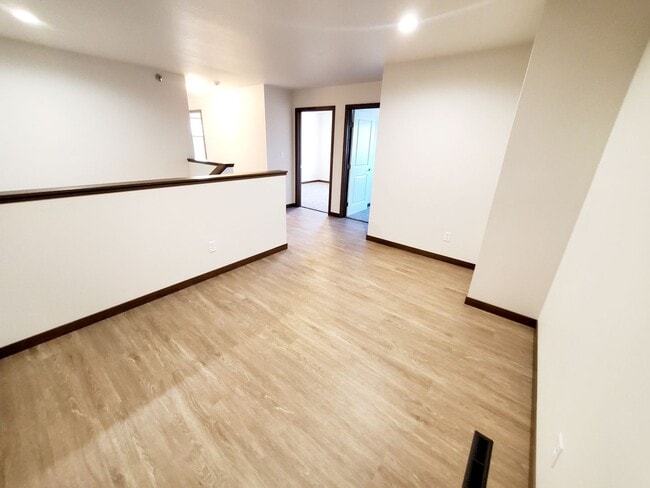 Building Photo - 4450 Cumberland Loop