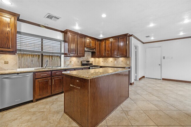 Building Photo - 3307 Ashfield Dr