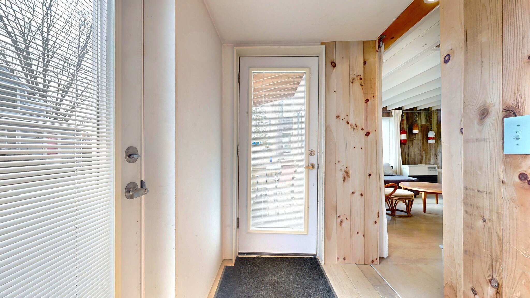 Building Photo - 42 Evergreen Ave