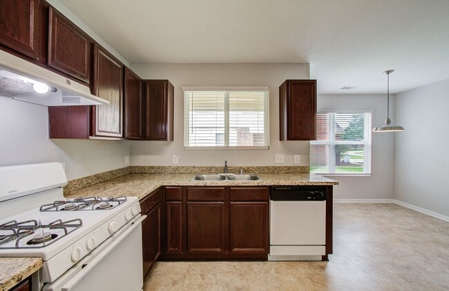 Building Photo - 2106 Bishop Hollow Ln