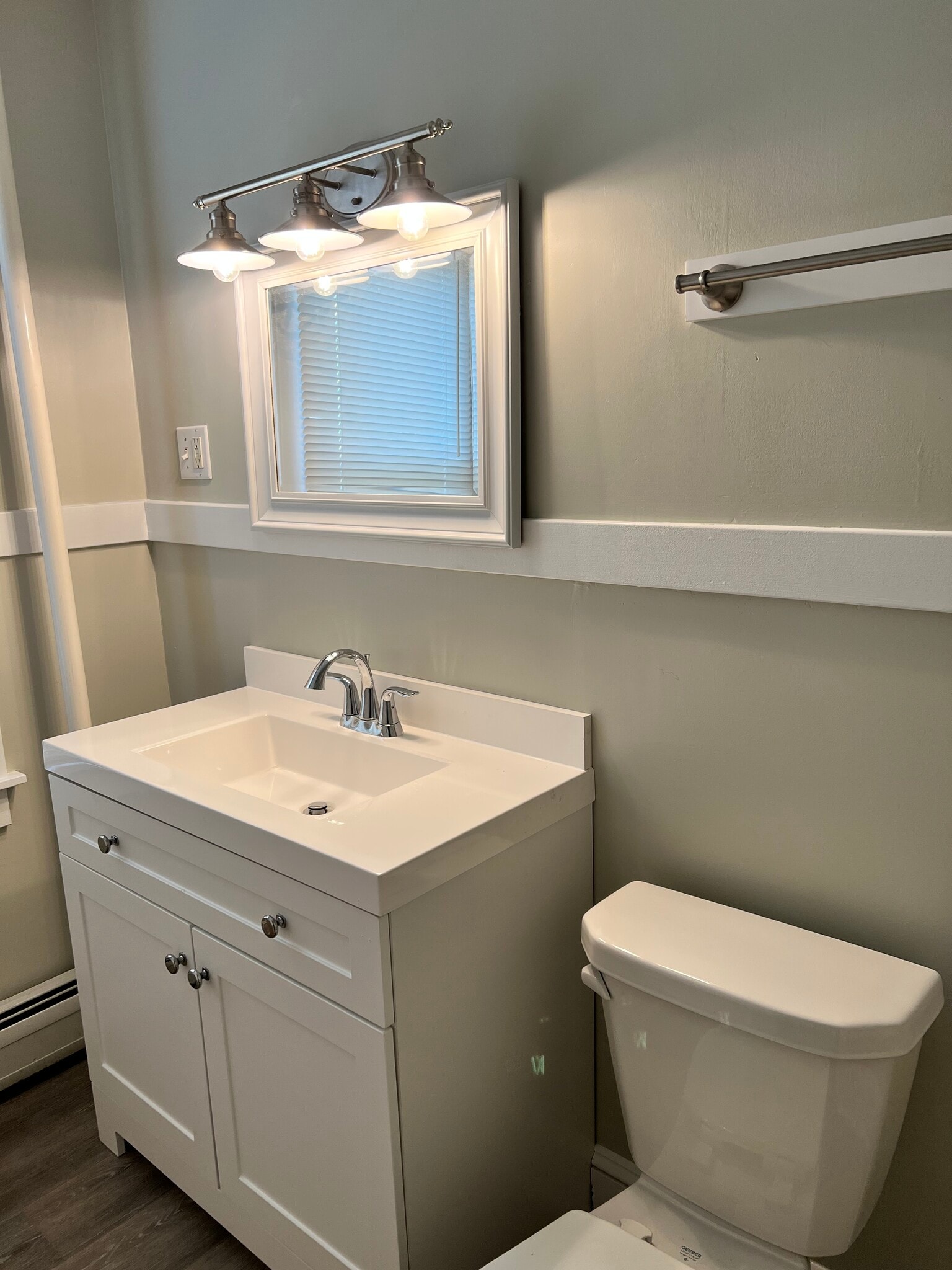 Building Photo - 2 East St