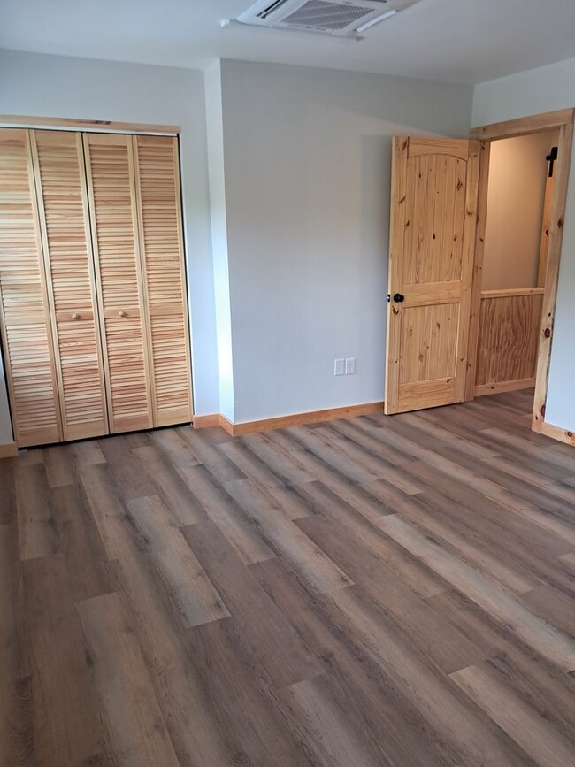 Building Photo - 315 #3 Sulphur Springs Rd