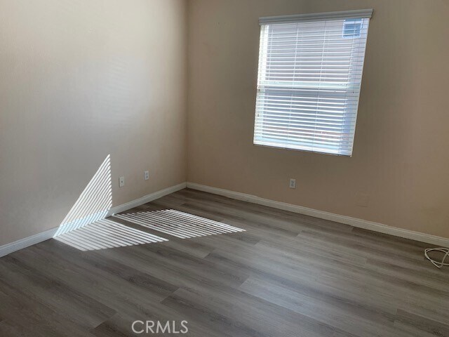 Building Photo - 12156 Scenic View Terrace