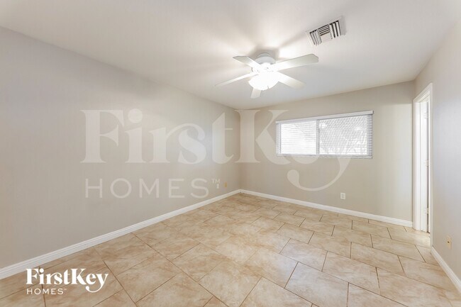 Building Photo - 5314 W Altadena Ave