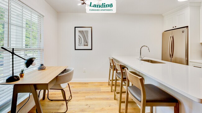 Building Photo - 425 N Rosemont Ave