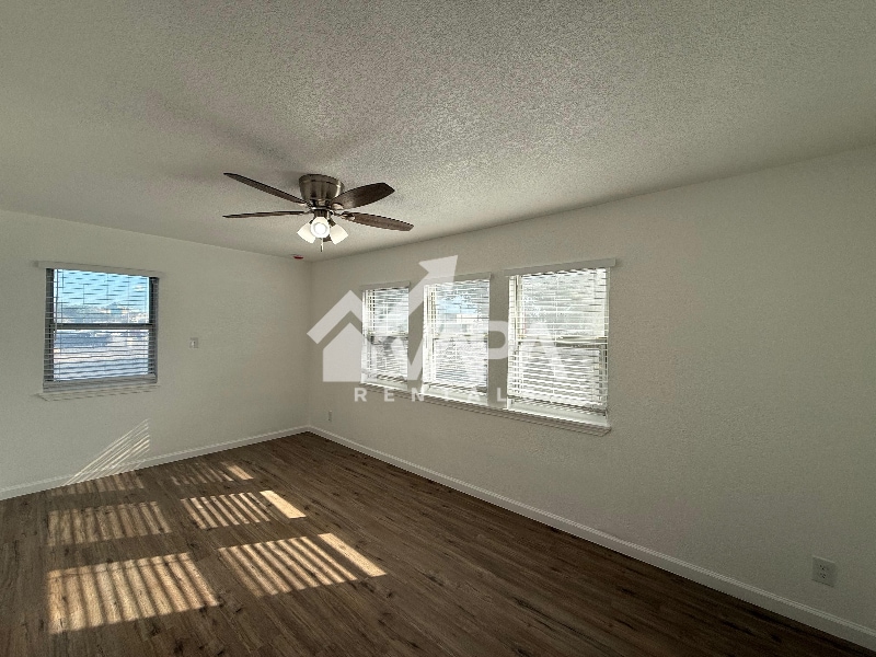 Building Photo - 154 Frances Jean Dr