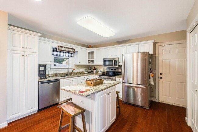 Building Photo - 1141 Decca Dr