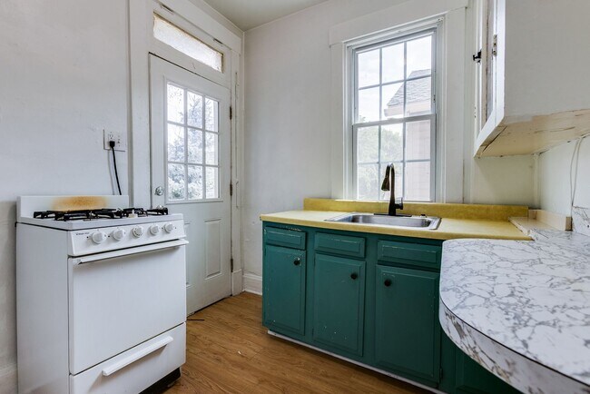 Building Photo - 275 Lelia St