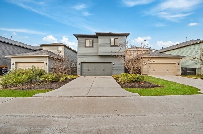 Building Photo - 18619 Admiration Dr