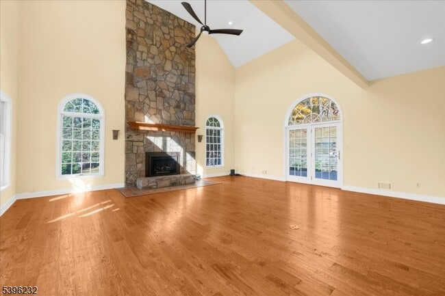 Building Photo - 21 Country Pl