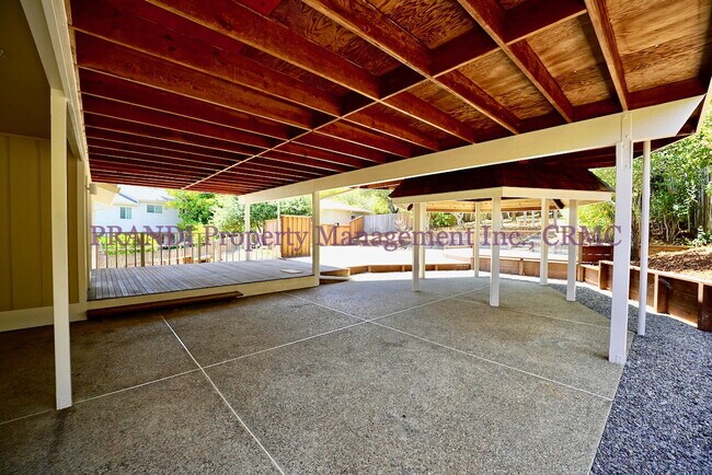 Building Photo - Beautifully Renovated Home in the Heart of...