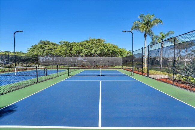 Building Photo - 2425 SE 28th Dr