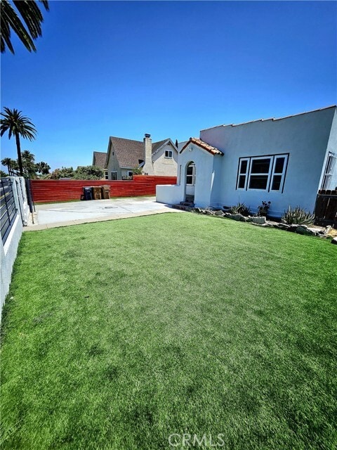 Building Photo - 1538 W 102nd St