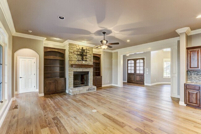 Building Photo - Luxury Living in Rosecreek – 4-Bedroom Home in Deer Creek Schools!