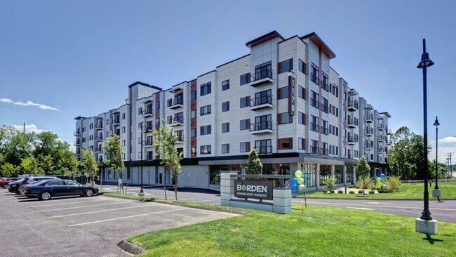 Building Photo - 1160-1178 Silas Deane Hwy