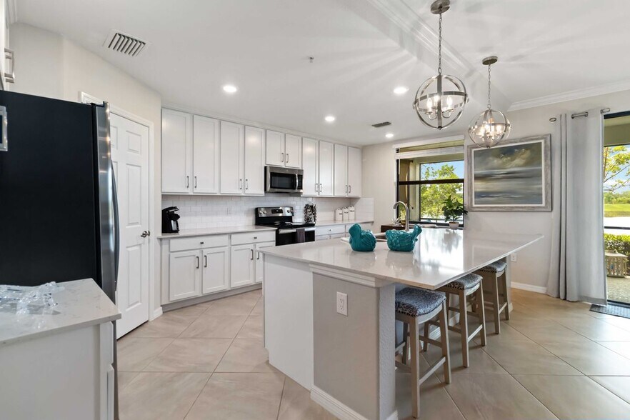 Building Photo - 10805 Tarflower Dr