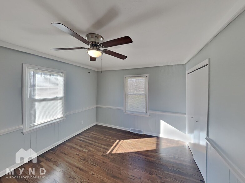 Building Photo - 2634 Skyland Dr