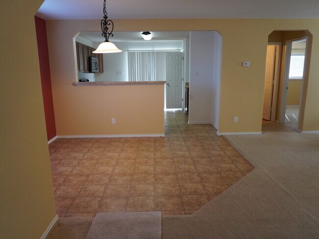 Building Photo - 25307 Colt River