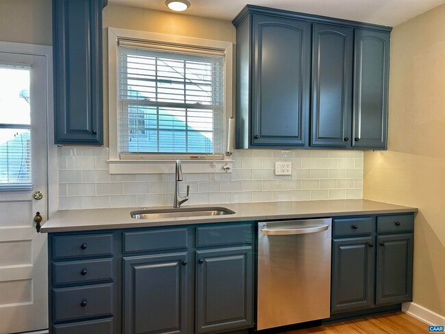 Building Photo - 814 Altavista Ave