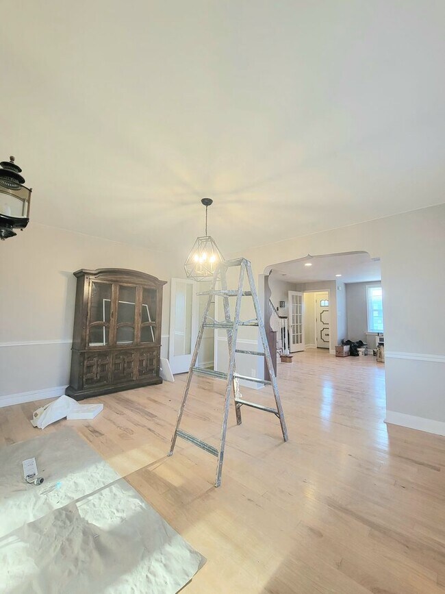 Building Photo - Stunning 4-Bedroom Townhome with Finished ...