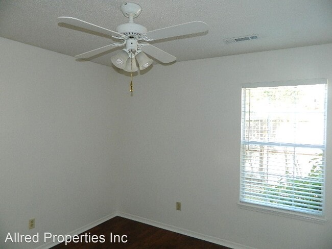 Building Photo - 2 br, 2 bath House - 420 E. Mimosa Ln