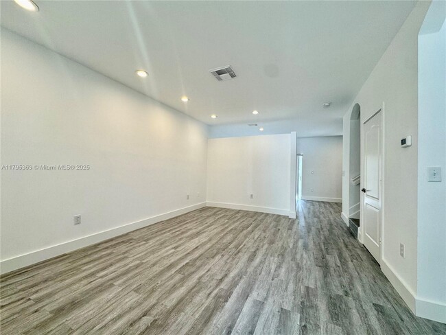 Building Photo - 14333 SW 125th Ct