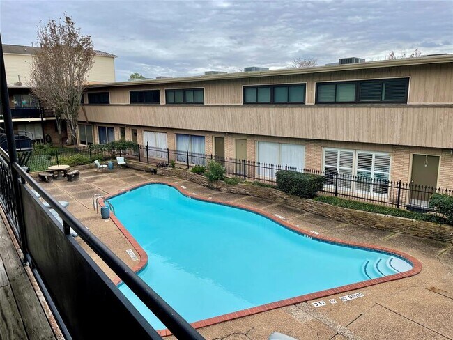 Primary Photo - 3809 N Braeswood Blvd