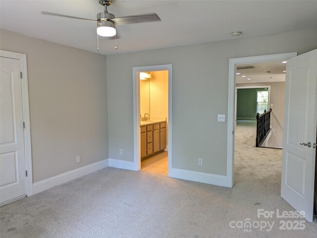 Building Photo - 364 Chuckwood Rd