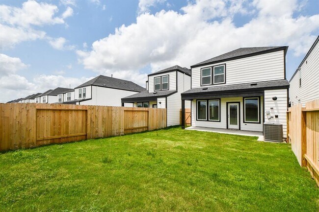 Building Photo - 3024 Crown Gate Dr