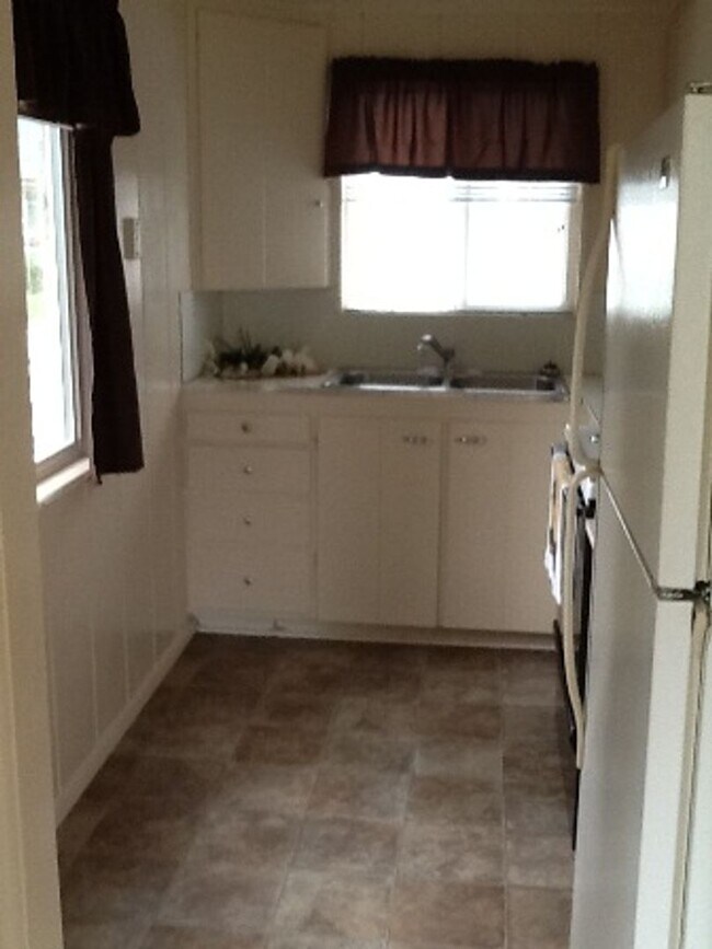 Building Photo - 1918