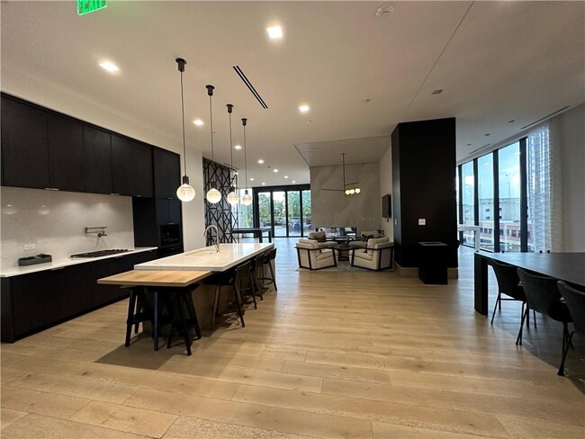 Building Photo - 788 West Marietta St NW