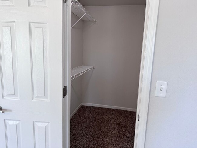 Building Photo - 3 Bed | 2.5 Bath | 2 Car Garage Townhome in Grain Valley