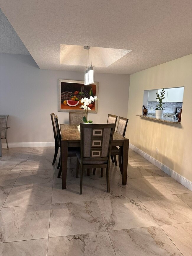 Building Photo - 6698 10th Ave N