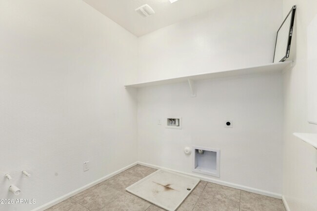 Building Photo - 1527 W Windhaven Ave