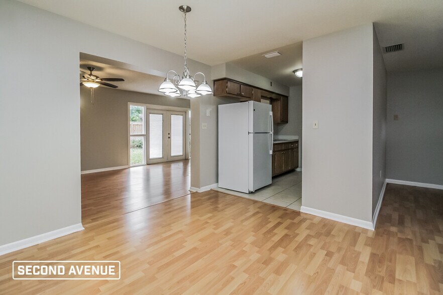 Building Photo - 1413 Kirby St