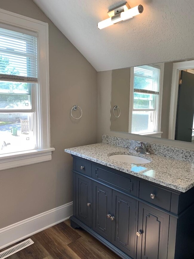 Building Photo - 1502 Sugar Grove Ave