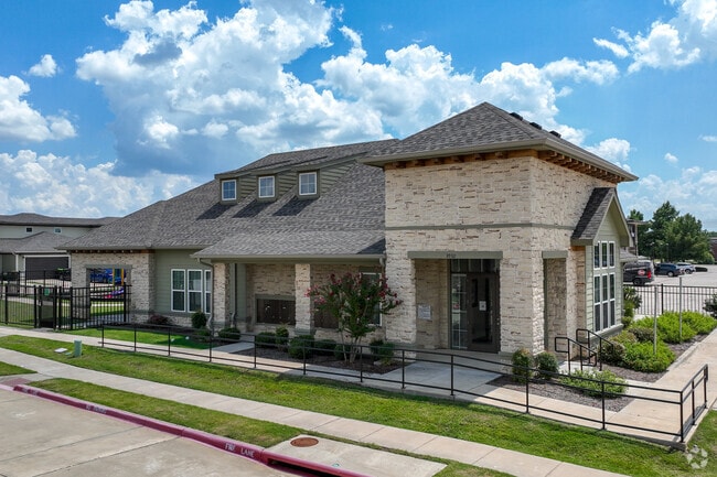 Building Photo - Veranda Townhomes
