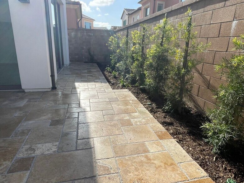 Building Photo - 128 Sugar Brush