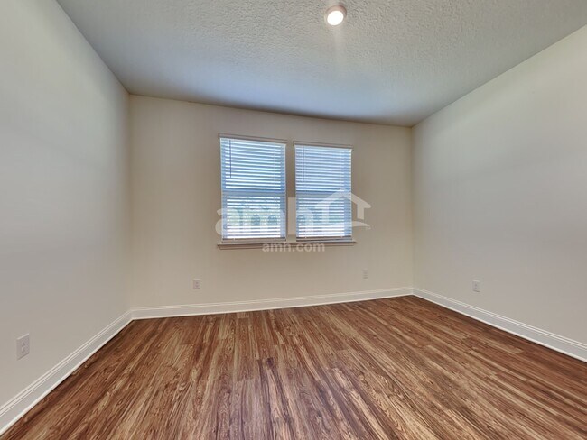 Building Photo - 149 Onate Circle