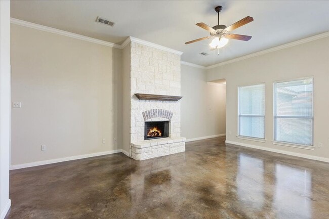 Building Photo - 3BR / 2BA Duplex in Hewitt, Texas | Midway ISD